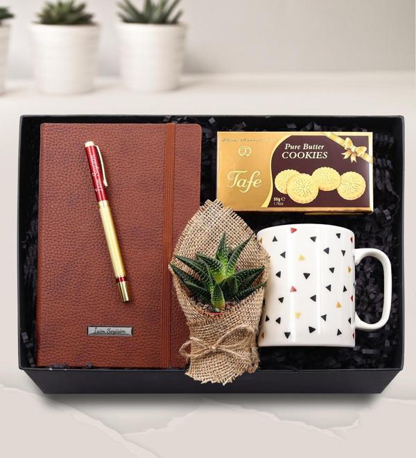 Trendmiya Kahverengi Defter-Geometrik Detaylı Kupa-Gold Roller Kalem-Sukulent Çiçek-Kurabiye Hediye Seti - Image 1