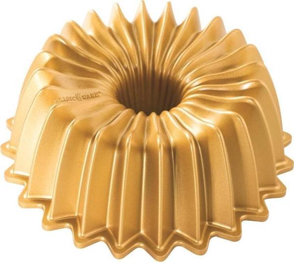 Nordicware 93277 Brillance Bundt Kek Kalıbı - 5 Cup Gold - Image 1