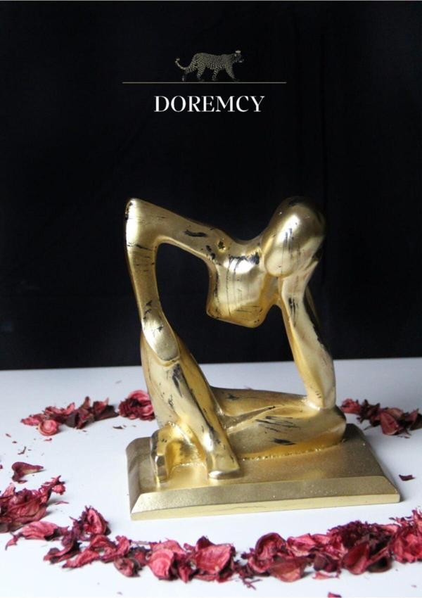 Doremcy Dekoratif Altın Düşünen Adam Polyester Döküm Biblo - Image 1
