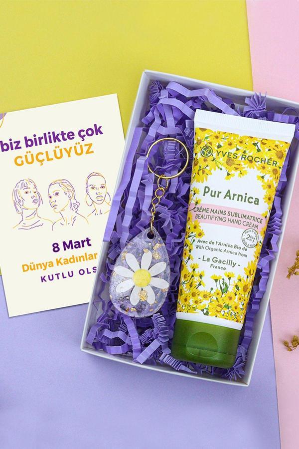 Trendmiya Papatya Epoksi Anahtarlık & Yves Rocher El Ve Tırnak Bakım Kremi Hediye Seti - Image 1