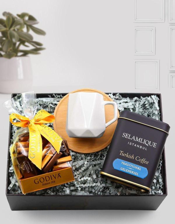 Trendmiya Beyaz Geometrik Porselen Fincan & Godiva Napoliten Çikolata & Selamlıque Türk Kahvesi Hediye Seti - Image 1