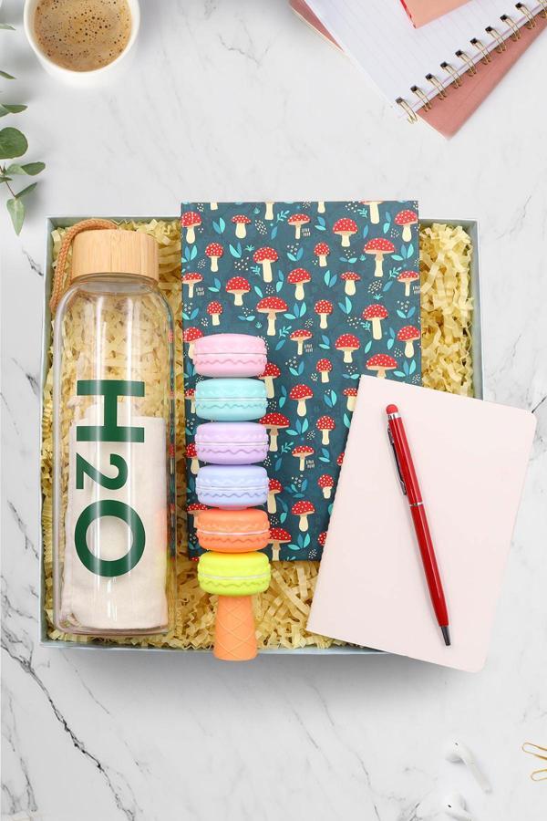Trendmiya Mantar Defter & Bambu Kapaklı Matara & Kırmızı Touch Pen & Not Defteri & Makaron Kalem Seti - Image 1