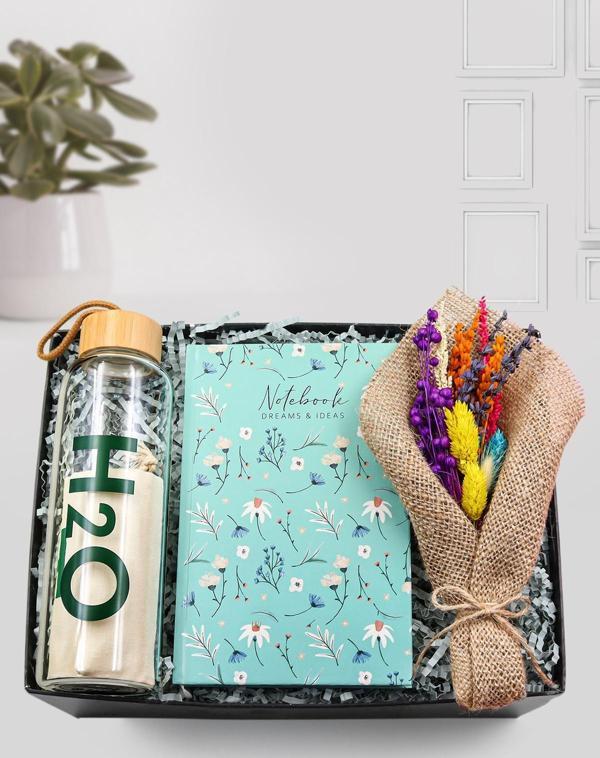 Trendmiya Yeşil Çiçekli Defter & Bambu Kapaklı Cam Matara & Kurutulmuş Çiçek Buketi Hediye Seti - Image 1