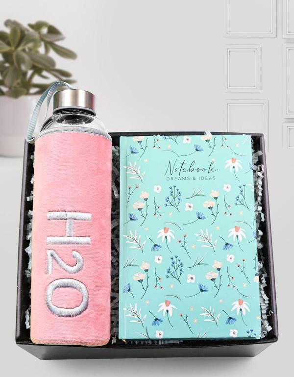 Trendmiya Yeşil Çiçekli Defter & Peluş Kılıflı Pembe Renk Cam Matara Hediye Seti - Image 1