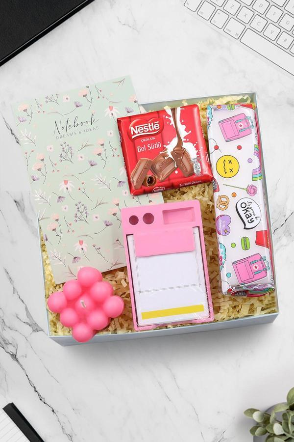 Trendmiya Yeşil Çiçekli Defter & Pembe Bubble Mum & Desenli Kalemlik & Sütlü Çikolata & Bloknot Hediye Seti - Image 1