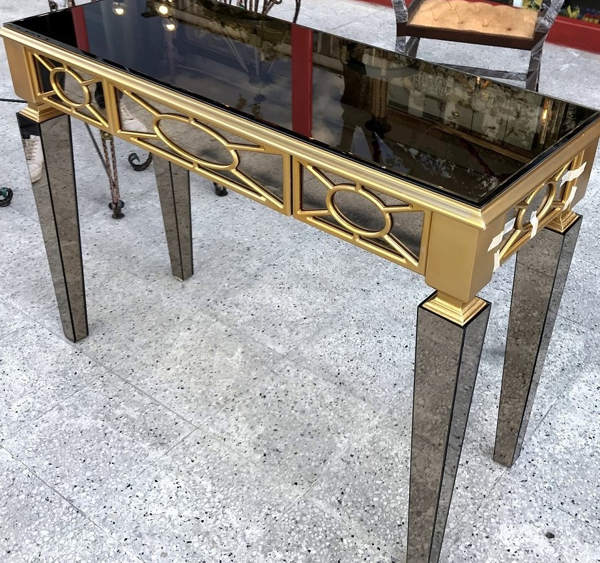 Dresuar 17961 MOTİFLİ Model Ayna Kaplama Parlak Gold Kayın ayak Çekmec El yapım - Image 1