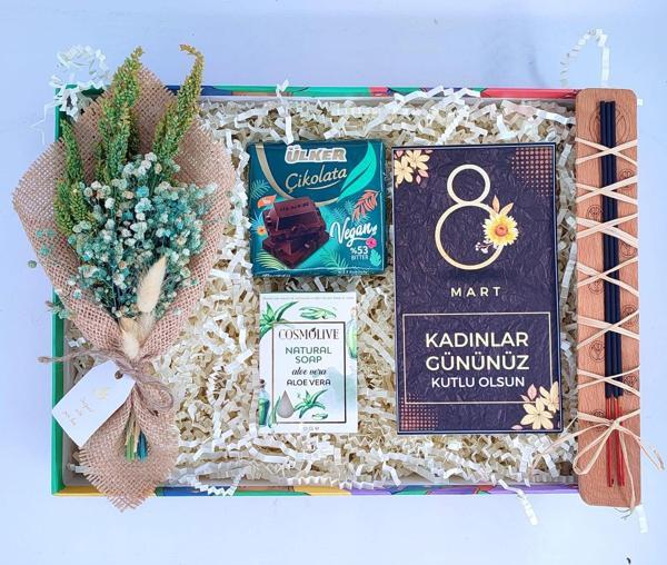 Kadınlar Gününe Özel Hediye Seti, Çiçek Buketi, Vegan Çikolata - Image 1