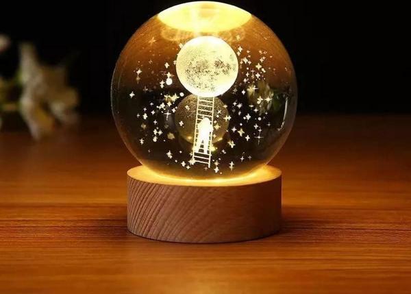 Astronot Tasarımlı Işıklı Küre - Image 1