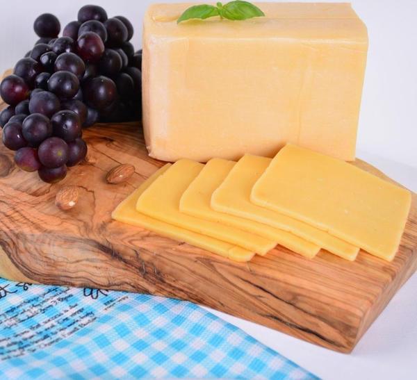 Cheddar Blok İnek 500 g ℮ - Image 1
