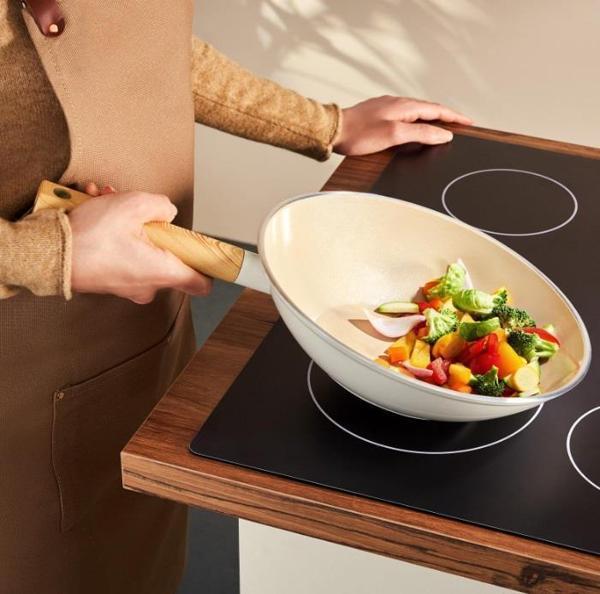 Emsan Swiss Crystal 28cm Wok Tava - Image 1
