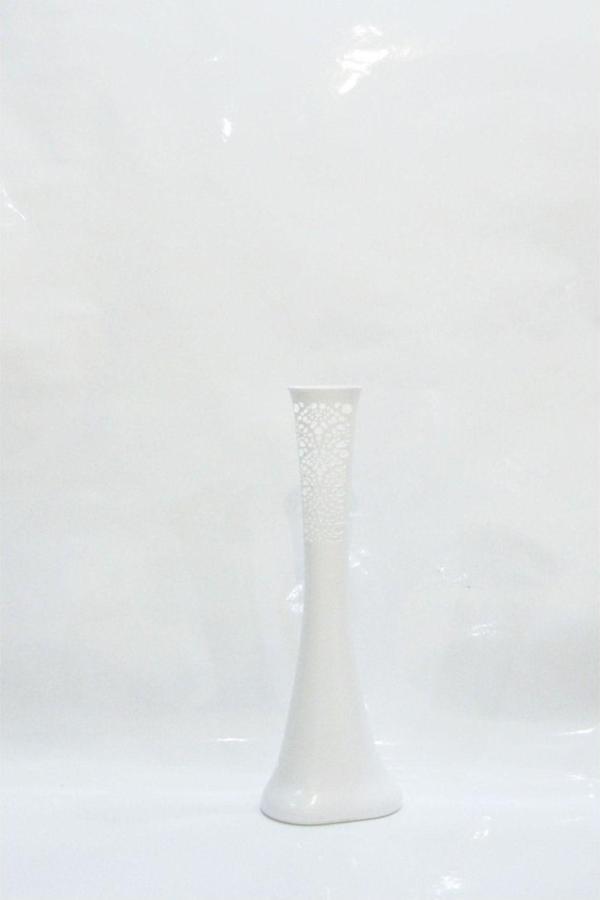 M3Decorium 60 Cm Uzun Beyaz Delikli Desenli Köşe Masa Dal Çiçek Vazosu - Image 1