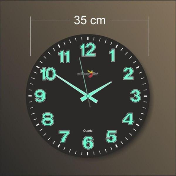 M3Decorium Büyük Ebat Siyah Zemin Kalın Rakkam 35 Cm Bombe Camlı Sessiz Çalışan Fosforlu Duvar Saati - Image 1