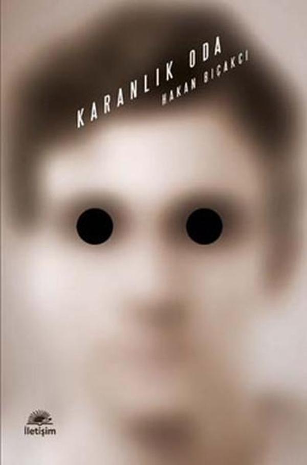 Karanlık Oda - İletişim Yayınları - Image 1