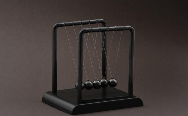 Newton’Un Beşiği Denge Topları Kuramı Momentumun Korunumu - Image 1