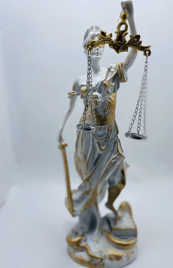 Adaletin Simgesi Adalet Kadın Terazisi Themis Adalet Heykeli - Image 1