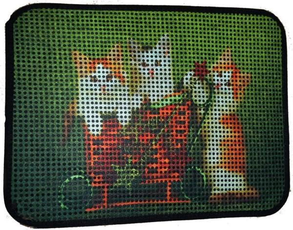 Miapet Elekli Desenli Kedi Tuvalet Önü Paspası 60 x 45 cm Yavru Kediler - Image 1