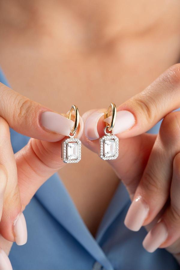 925 Ayar Gümüş  10 mm Halka Baget Taşlı Tektaş Küpe - Image 1