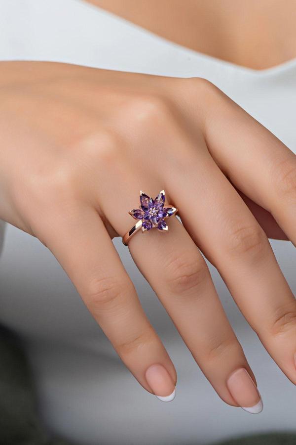 925 Ayar Gümüş Ayarlanabilir Mor Taşlı Lotus Çiçeği Yüzük - Image 1
