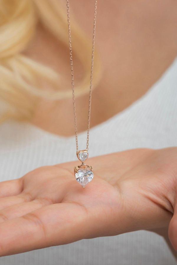 925 Ayar Gümüş Beyaz Taşlı Çift Kalp Tasarım Kolye - Image 1