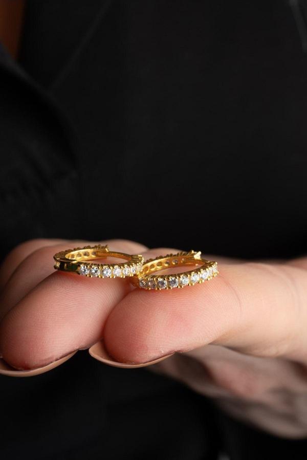 925 Ayar Gümüş Gold Kaplama 15 mm Zirkon Taşlı Tamtur Küpe - Image 1