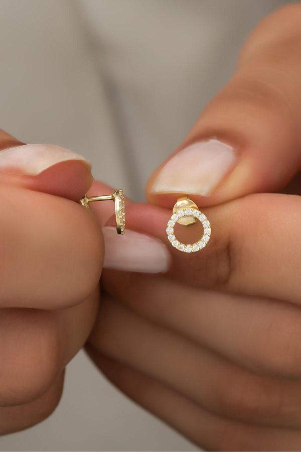 925 Ayar Gümüş Gold Minik Yuvarlak Tasarım Küpe - Image 1