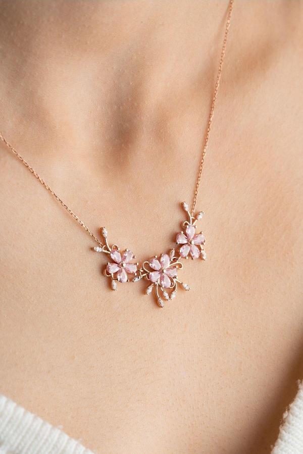 925 Ayar Gümüş Işıltılı Model Pembe Taşlı 3'Lü Çiçek  Kolye - Image 1