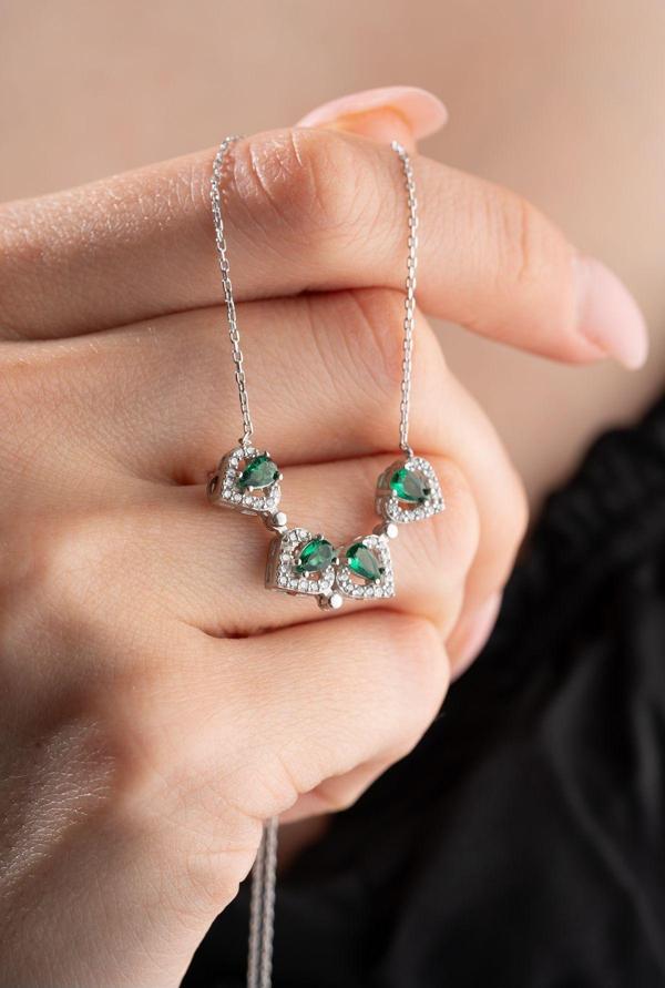 925 Ayar Gümüş Mıknatıslı Ayrılabilir Rodyumlu Yeşil Zirkon Taşlı 4 Kalpli Yonca Kolye - Image 1