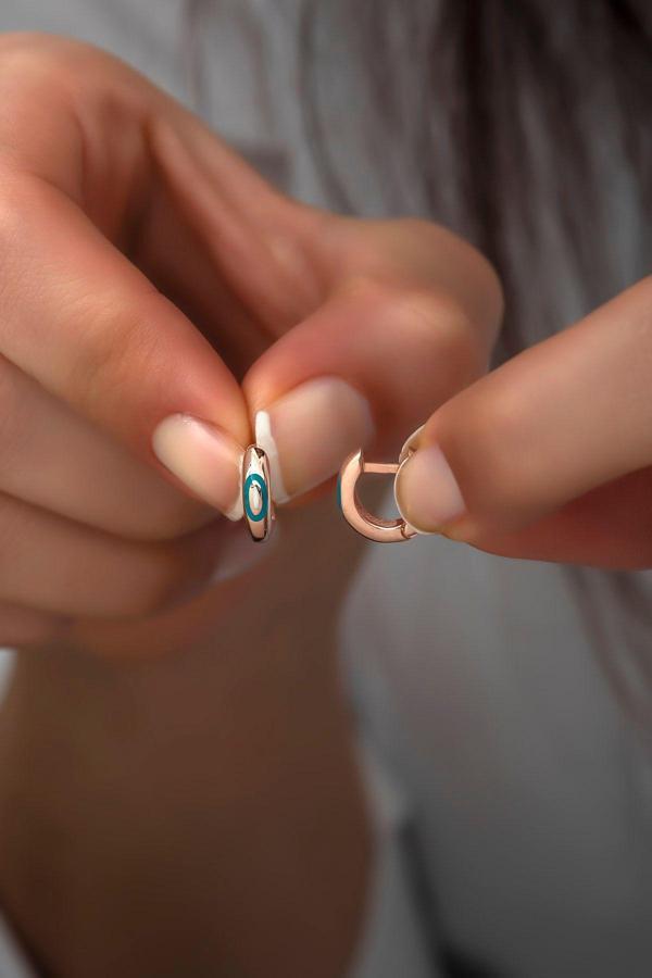 925 Ayar Gümüş Mineli Rose Minik Halka Küpe - Image 1