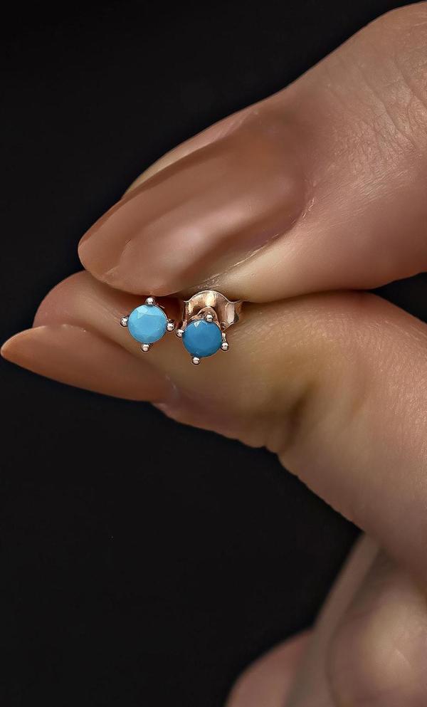 925 Ayar Gümüş Rose 3 mm Turkuaz Taşlı Tektaş Küpe - Image 1