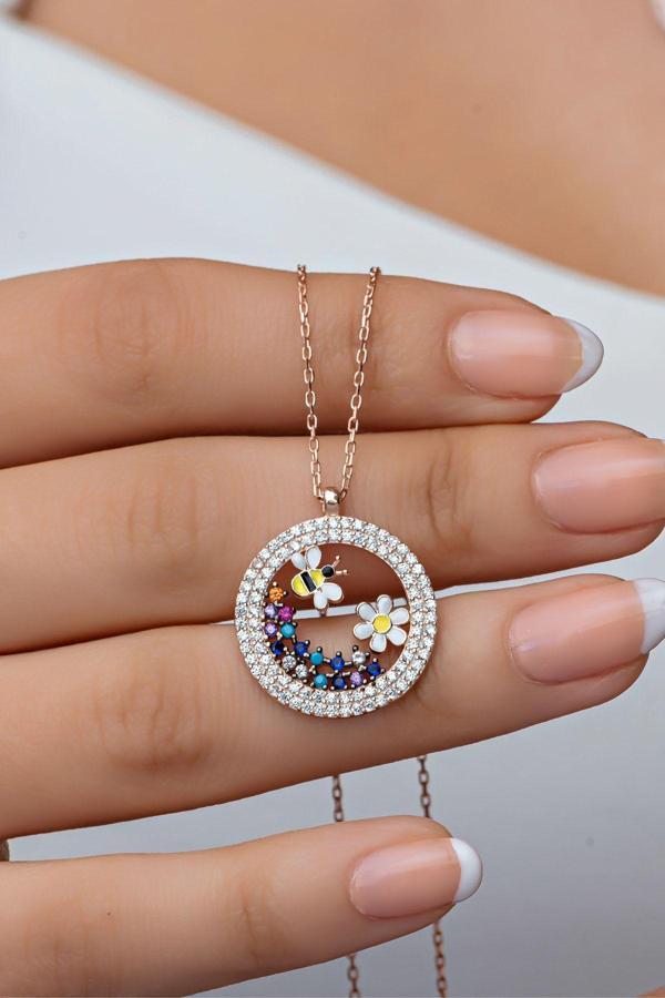 925 Ayar Gümüş Rose Daire Tasarım Arı Ve Papatya Detay Kolye - Image 1