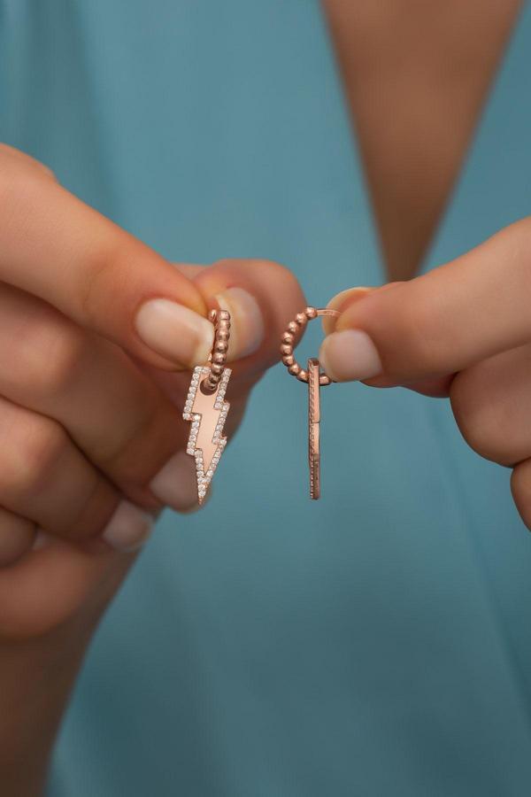 925 Ayar Gümüş Rose Şimşek Model Küpe - Image 1