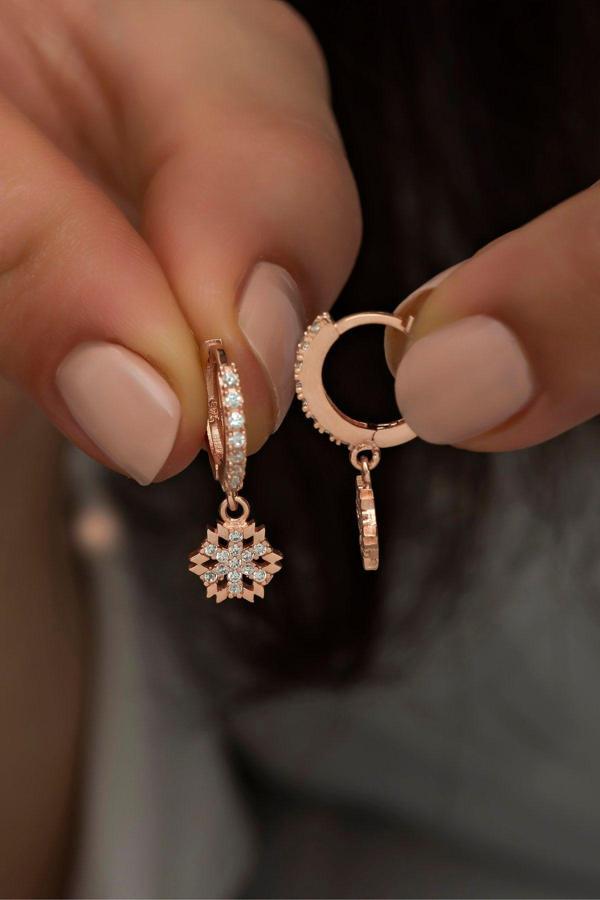 925 Ayar Gümüş Sallantılı Rose Kartanesi Küpe - Image 1