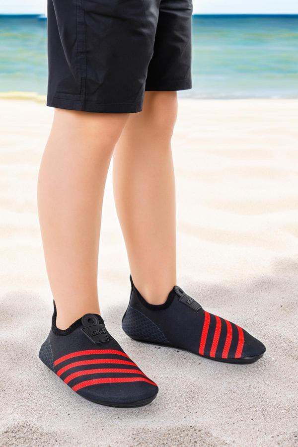 Kiko Kids Enigma Havuz Plaj Erkek Çocuk Deniz Ayakkabısı 7501 Siyah - Kırmızı - Image 1
