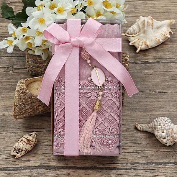 Hediyelik Şal Pembe, İnci Tesbih, Kraft Asetat Kutulu (20×10) Set - Image 1