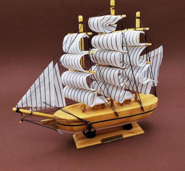 Orta Boy Ahşap Gemi - Image 1