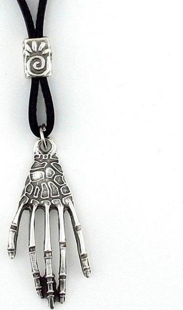 METAL İSKELET EL PARMAKLAR SİYAH DERİ ERKEK KOLYE Q0587 - Image 1