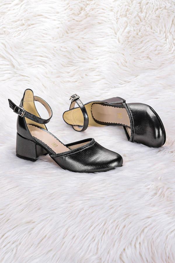 Kiko Kids 771 Çupra Taşlı Kız Çocuk 5 Cm Topuklu Sandalet Ayakkabı Platin - Image 1