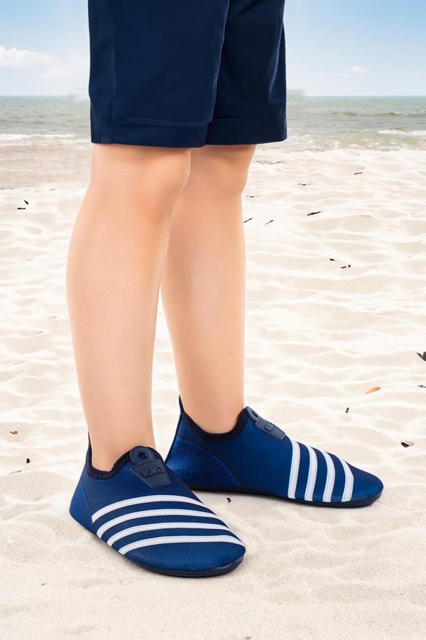 Kiko Kids Enigma Havuz Plaj Erkek Çocuk Deniz Ayakkabısı 7501 Lacivert - Beyaz - Image 1