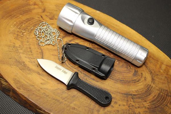 Cold Steel Super Edge 11 cm Kolye Çakı ve El Feneri - Image 1