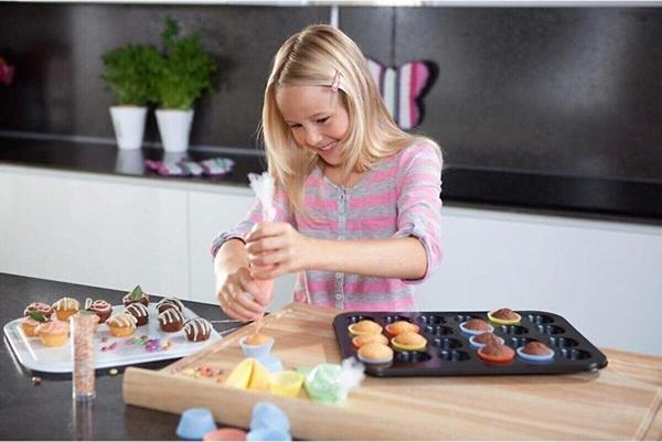  Nakres Yapışmaz Mini Tart Kek Kapsülü Muffin Ekler Kalıbı 35-27 cm 12 Bölmeli Yanmaz Ve Yapışmaz Kek Kapsülü  - Image 1