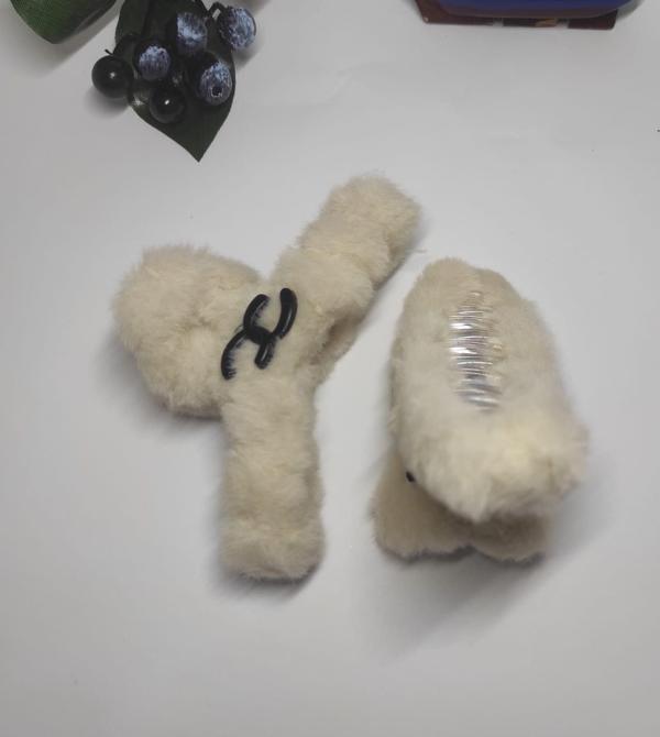 2 Adet Krem 12 cm Yumuşak Tüylü Mandal Toka Peluş Saç Tokası  Kıskaçlı Toka - Image 1