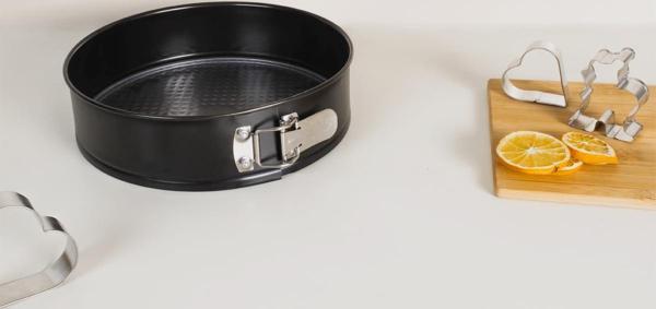 Guardini Kelepçeli Kek Kalıbı Açık Yeşil 26 cm - Image 1