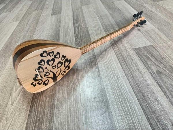 İDOL MÜZİK ALETLERİ Cura Kalpli Ağaç Desenli Tam Set Çocuk Sazı - Image 1