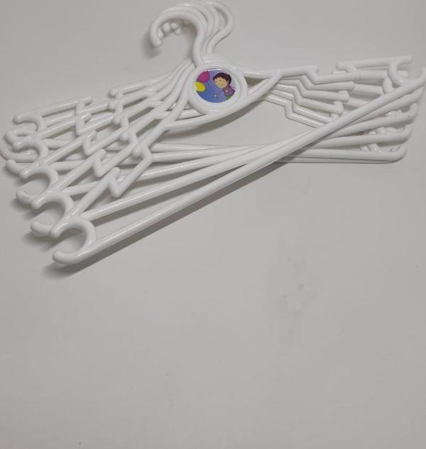  Çocuk Elbise Askısı  6'lı  Beyaz Bebek Kıyafet  Askısı 30*15 cm  - Image 1