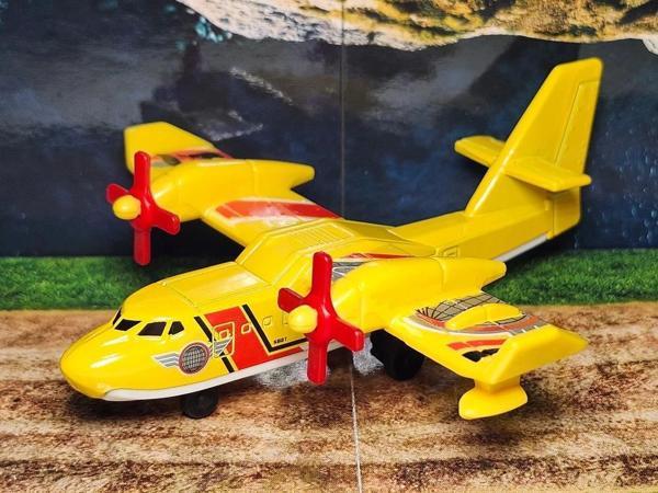 HHT34 Matchbox Skybusters TWIN ENGINE BLAZE BUSTER HVM58 - Image 1