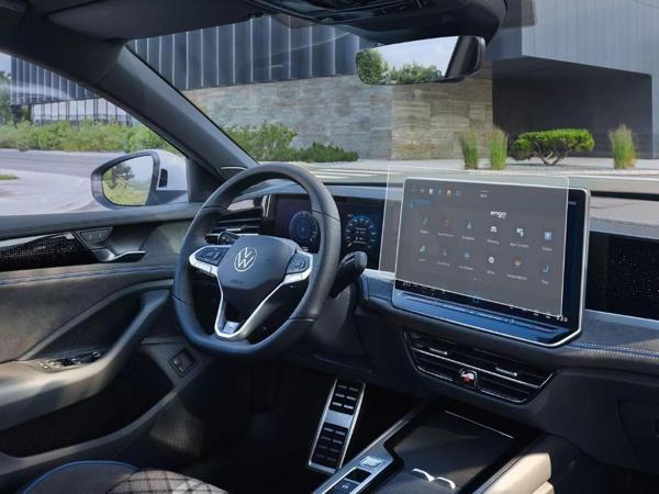 Volkswagen Passat Variant 12.9 inç Mat Ekran Koruyucu - Image 1