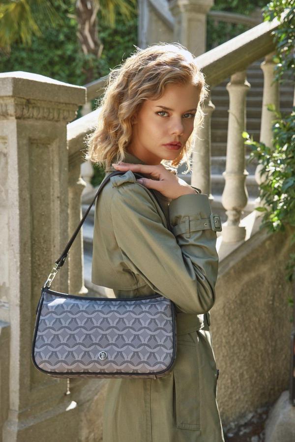 U.S. Polo Assn. Kadın Omuz Çanta Siyah Us23623 - Image 1