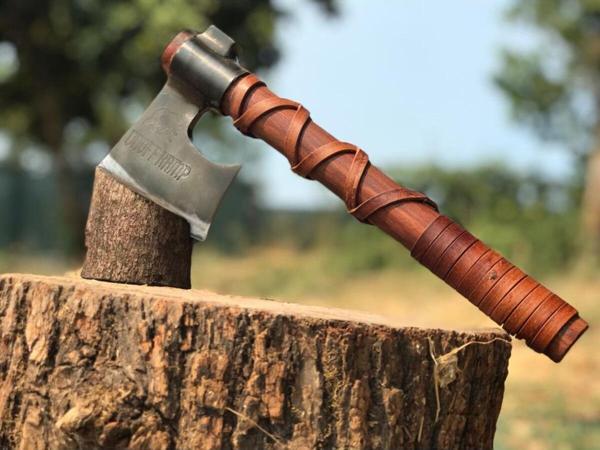 On Off Motto Kamp Yemek Seti Bütünüyle El Işçiliği Kamp Baltası 51/60 Yay Çeliği Kızılcık Sap Deri - Image 1