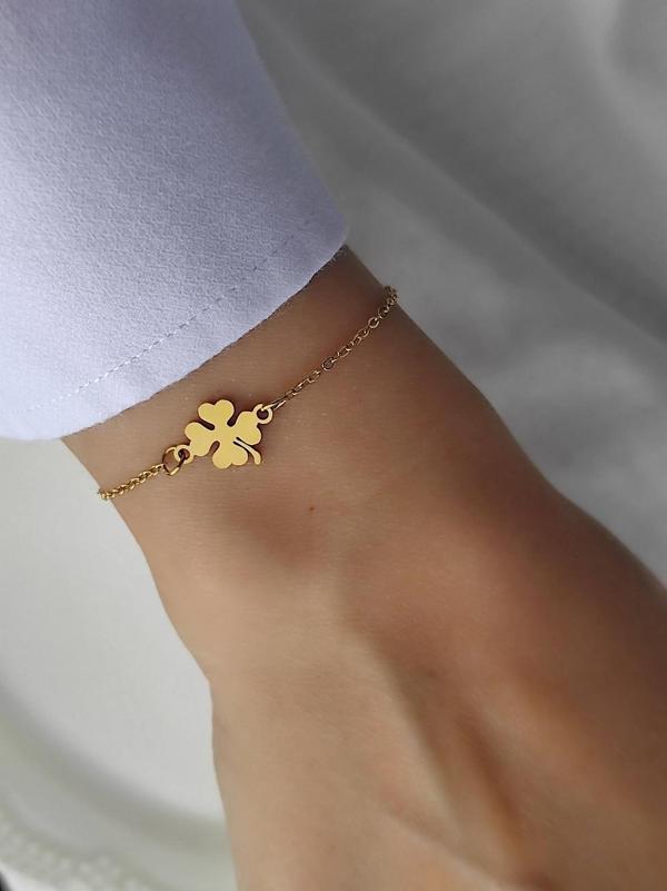 Amabel Jewelerys Gold Yonca Figürlü Çelik Zincir Kadın Bileklik - Image 1