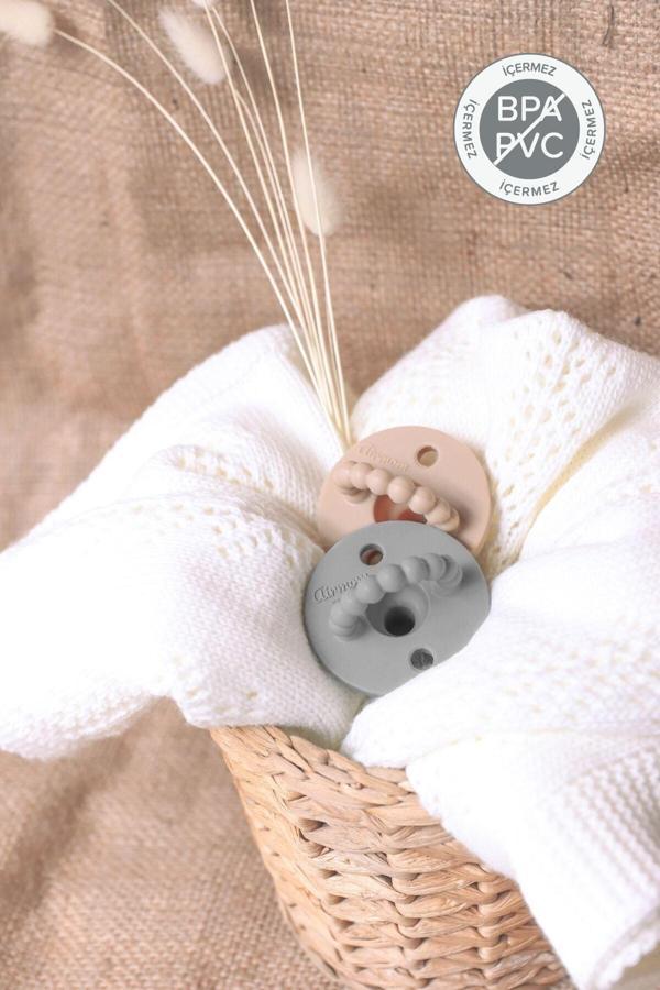 Fufizu Airmom Emzik - Hem Emzik Hem Diş Kaşıyıcı 2'Li Silikon Emzik - Yenidoğan Ve 0-6 Ay Koyu Gri & Taba - Image 1